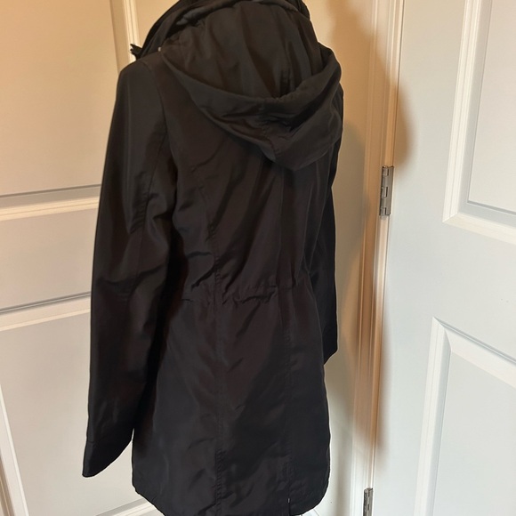Michael Kors black button/buckle rain jacket with hood - Picture 6 of 9
